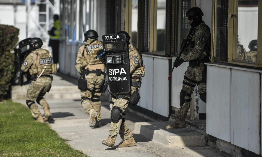 velika akcija sipa-e u banjaluci pretresi na vise lokacija i hapsenja povod sprecavanje krijumcarenja ljudima