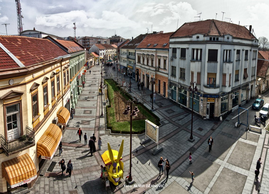 obilaskom mezarja i spomenika u brckom obiljezen dan sehida