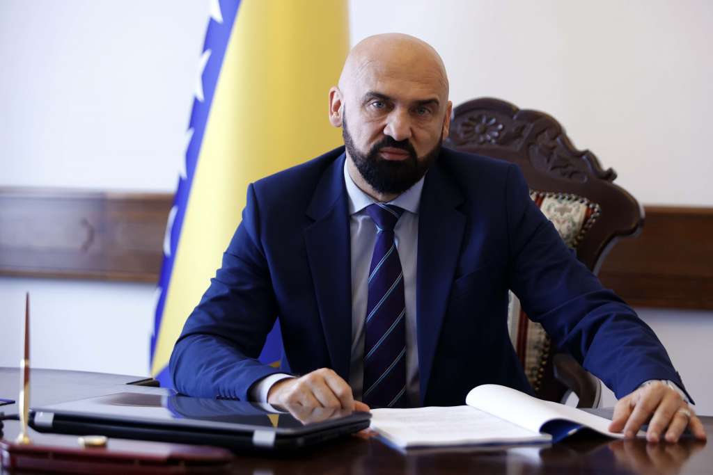 federalni ministar unutrasnjih poslova porucio da se srpski povratrnici u fbih mogu osjecati sigurno