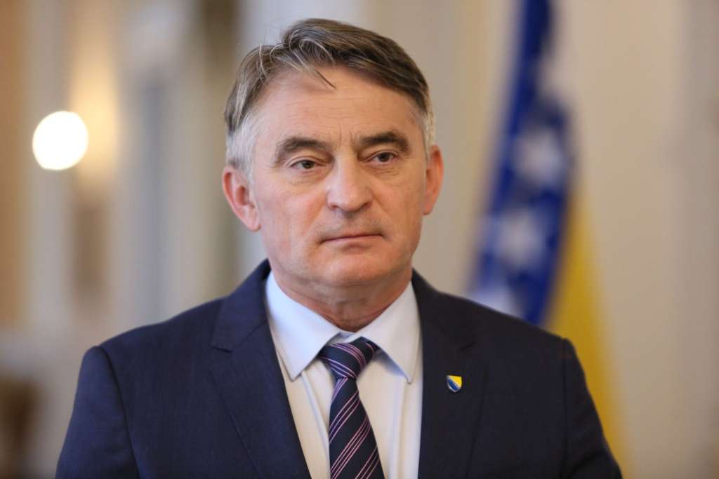 predsjedavajuci predsjednistva bih zeljko komsic predlozio je da se u budzet institucija bih za ovu godinu bude planirano izdvajanje 5 miliona km za prijevremene izbore u rs