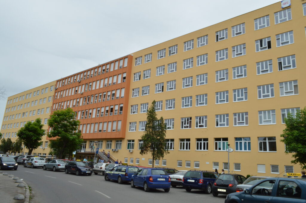 u univerzitetsko klinickom centru tuzla ponovo otvoren dnevni hospis za tesko oboljele pacijente koji je van funkcije bio od pandemije korona virusa