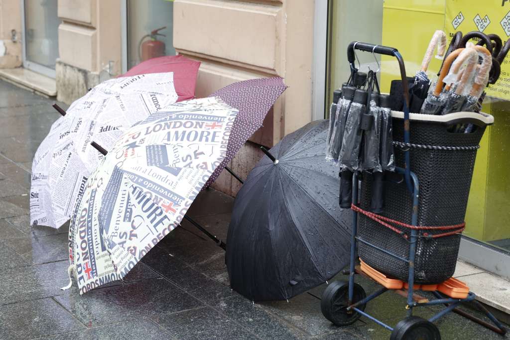 danas se u bih ocekuje oblacno vrijeme sa kisom pljuskovima i grmljavinom uglavnom u poslijepodnevnim satima i tokom noci