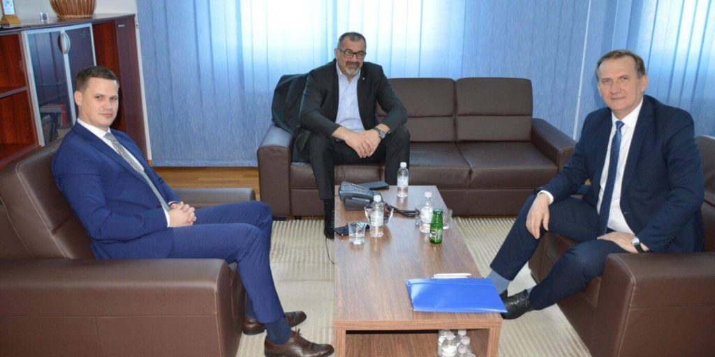 premijer tk irfan halilagic i predjednik skupstine tk zarko vujovic prosle sedmice posjetili su direktora ukc tuzla sekiba umihanica i najavili sirenje kapaciteta ove zdravstvene ustanove