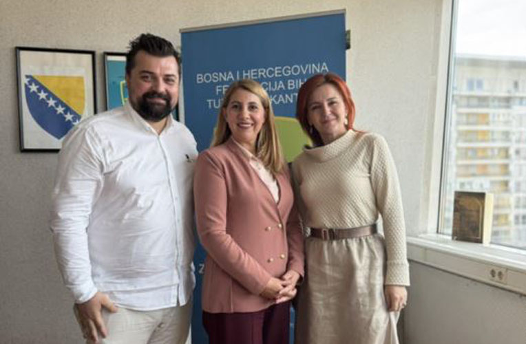 Cilj saradnje izmedju ministarstva za boracka pitanja i akademije dramskih umjetnosti tuzla je razvoj patriotizma i ljubavi prema domovini mladih