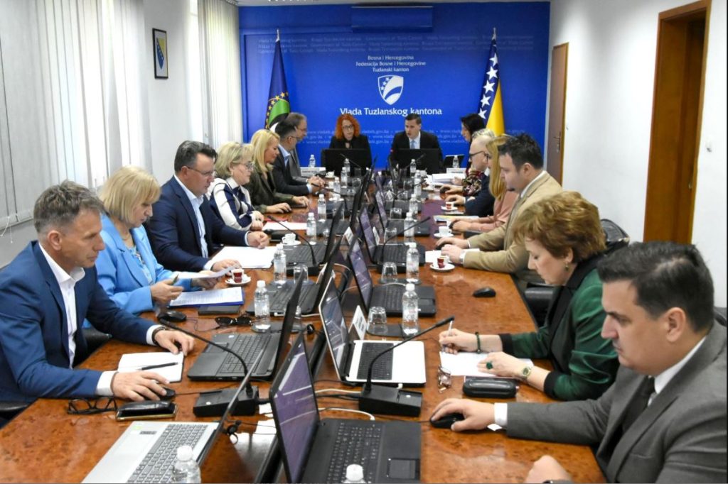 danas je odrzana 9 redovna sjednica vlade tk izmedju ostalog izdvojena sredstva za unapredjenje rada pravosudnih institucija u nasem kantonu