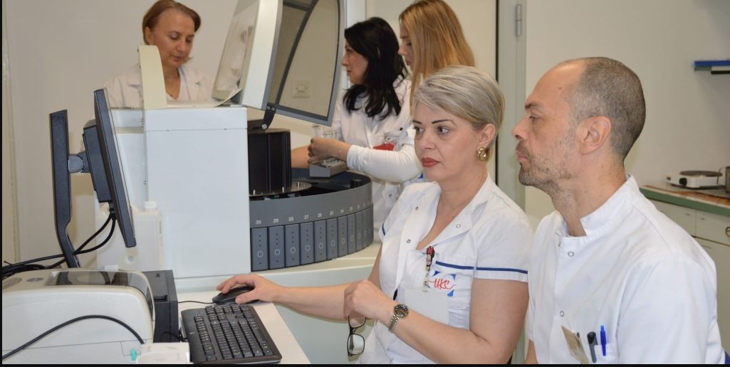 ukc tuzla od danas raspolaze novim dijagnostickim aparatom koji će značajno unaprijediti laboratorijsku dijagnostiku u oblasti patologije srtedstva za nabavku aparata izdvojila vlada tk