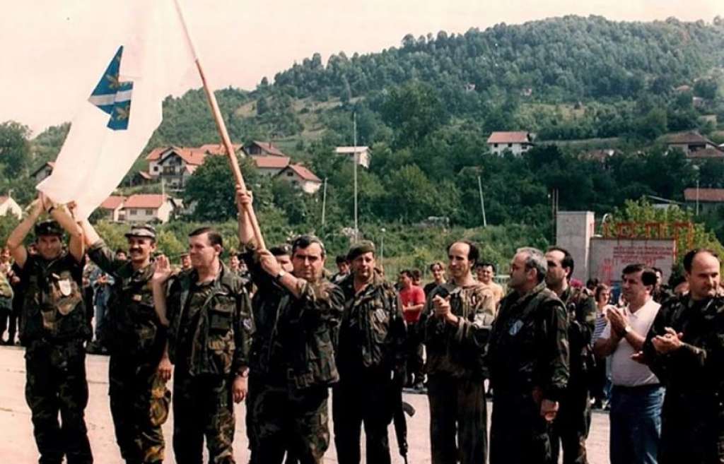 na danasnji dan 1992 godine u tuzli je osnovana prva brigada u sastavu armije r bih prva tuzlanska brigada