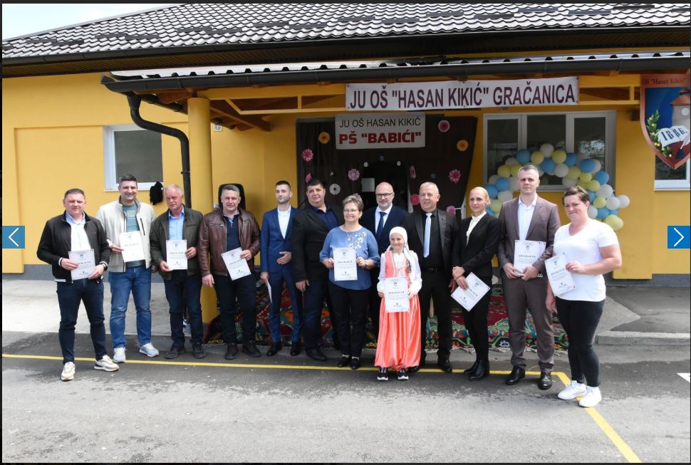 ministar nauke i obrazovanja tk ahmed omerovic posjetio je danas podrucnu skolu babici povodom zavrsetka radova na renoviranju ovog objekta u kome su ucestvovali osim vlade tk i grad gracanica i os hasan kikic