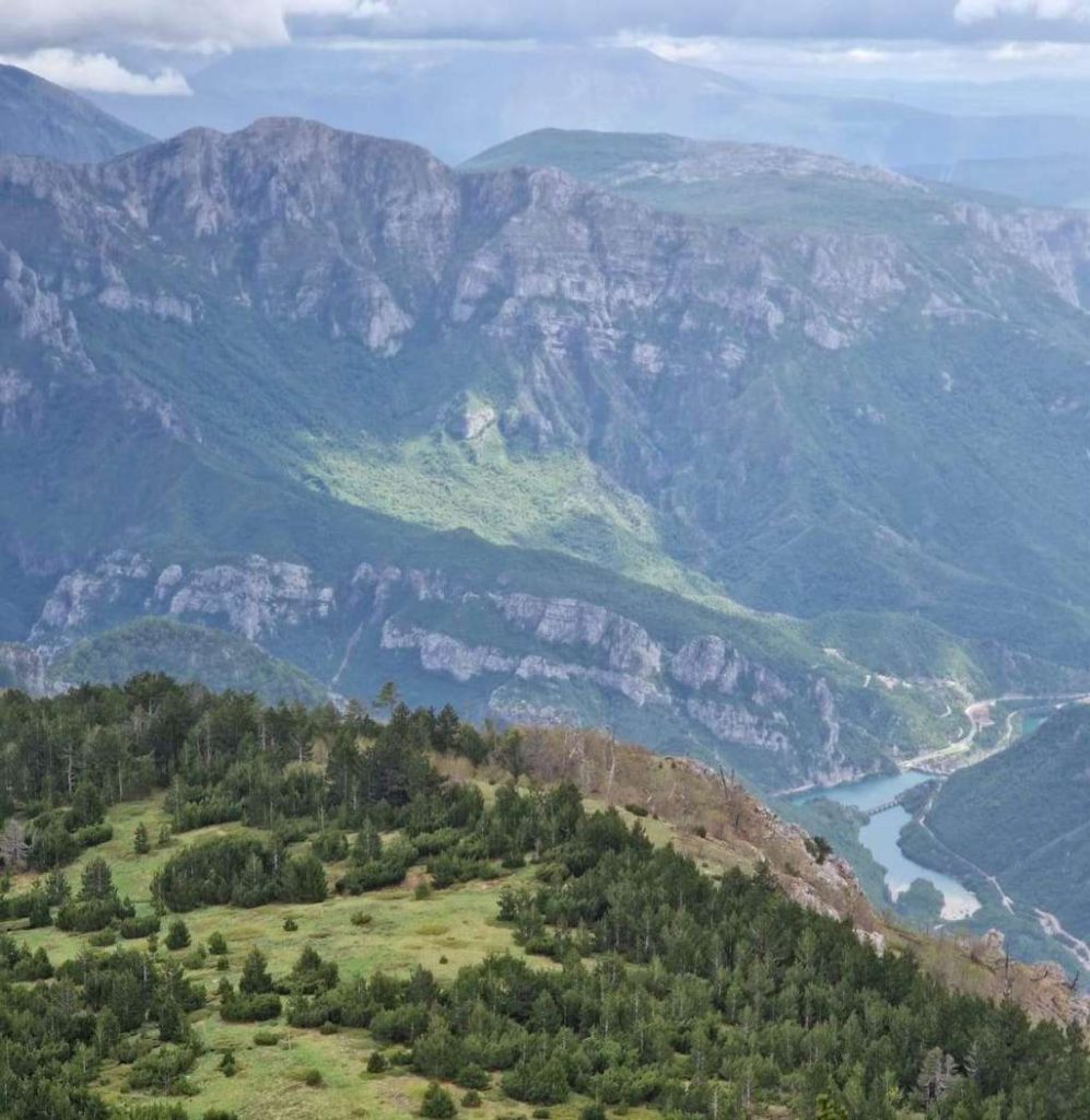 potraga za planinarkom iz francuske koja je nestala na planini cvrsnici i u subotu je okoncana bez uspjeha
