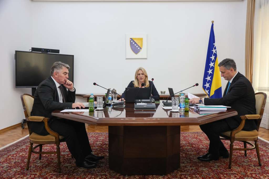 predsjednistvo bih na danasnjoj sjednici trebalo bi razmatrato inicijativu zeljke cvijanovic da se trump predlozi za nobelovu nagradu za mir