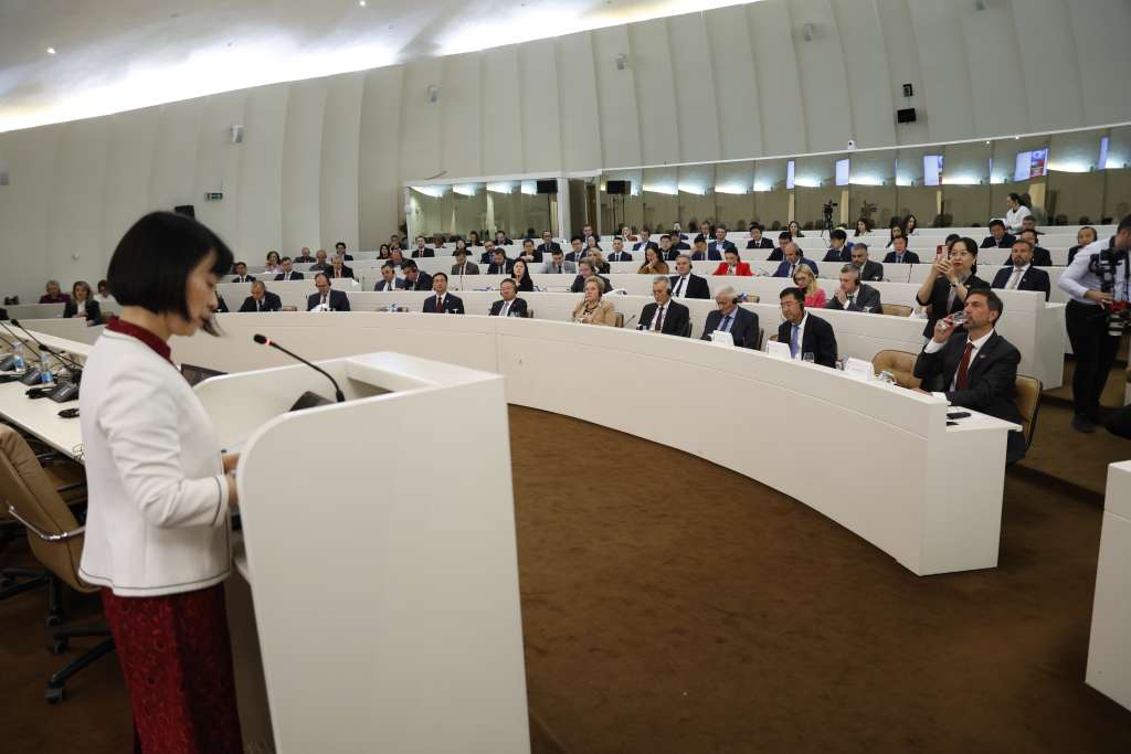 za danas najavljena hitna sjednica doma naroda psbih klub bosnjackih delegata najavio da nece prisustvovati