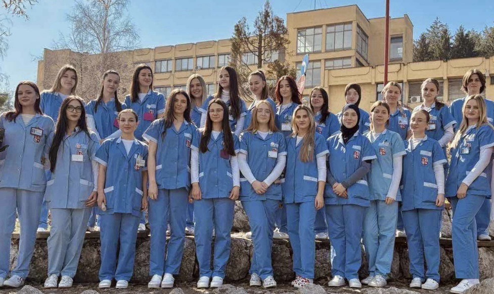 ucenici medicinske skole plasirali se na federalno takmicenje o temi upotreba kanabisa u medicinske svrhe