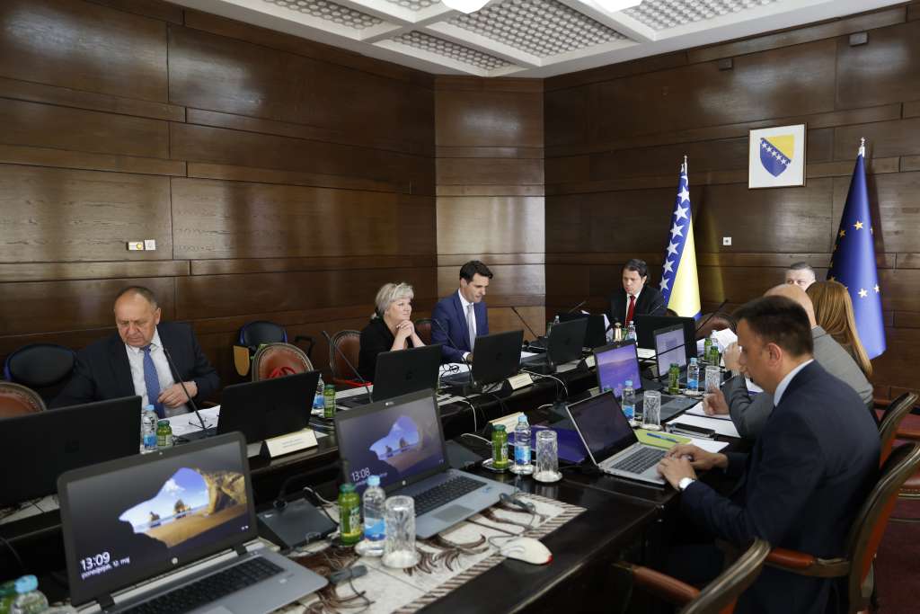 vlada fbih izdvojila 45 miliona km za tri klinicka centra ciji je i osnivac