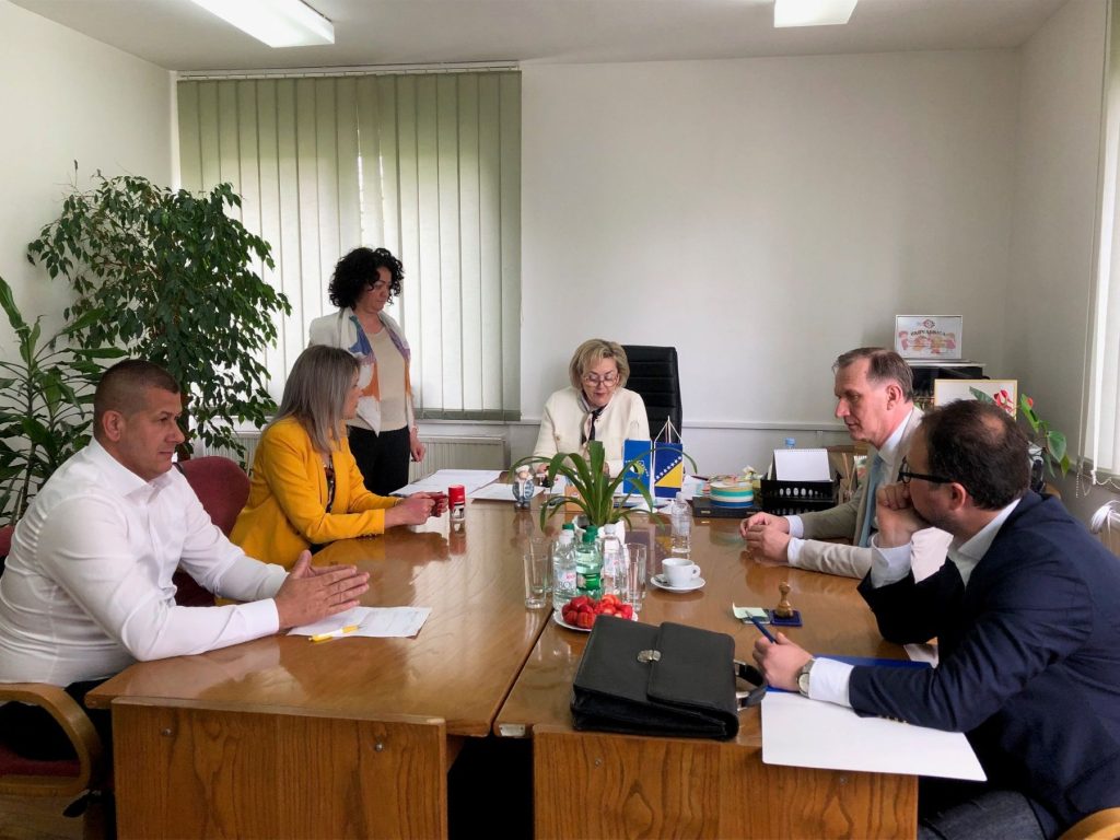 ministrica zdravstva tk dusanka becirovic potpisala je danas sa zdravstvenim ustanovama na podrucju kantona sporaztum o sufinansiranju akcija dobrovoljnog davanja krvi