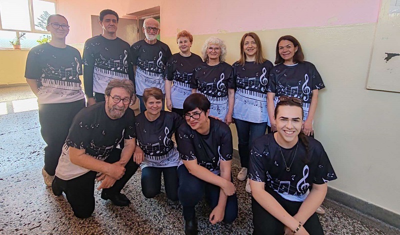 vokalni ansambl ju bkc tk na horskom festivalu majske muzicke svecanosti u bijeljini osvojio zlatnu medalju