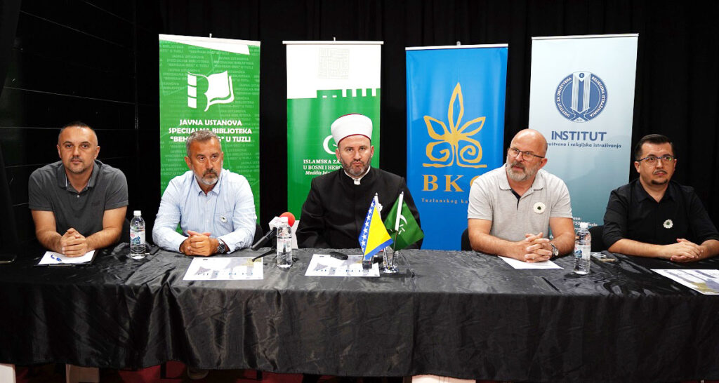 u bkc tk odrzana press konferencija povodom najave manifestacije u tuzli dani sjecanja na zrtve genocida u srebrenici