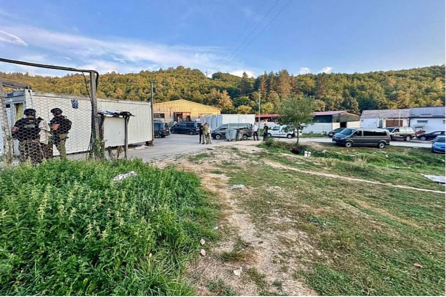 sluzba za odnose sa strancima bih prilikom kontrole centra za migrante u blazuju otkrila je njih 8 koji su sigurnosno interesantni i koji ce biti deportovani iz nase zemlje