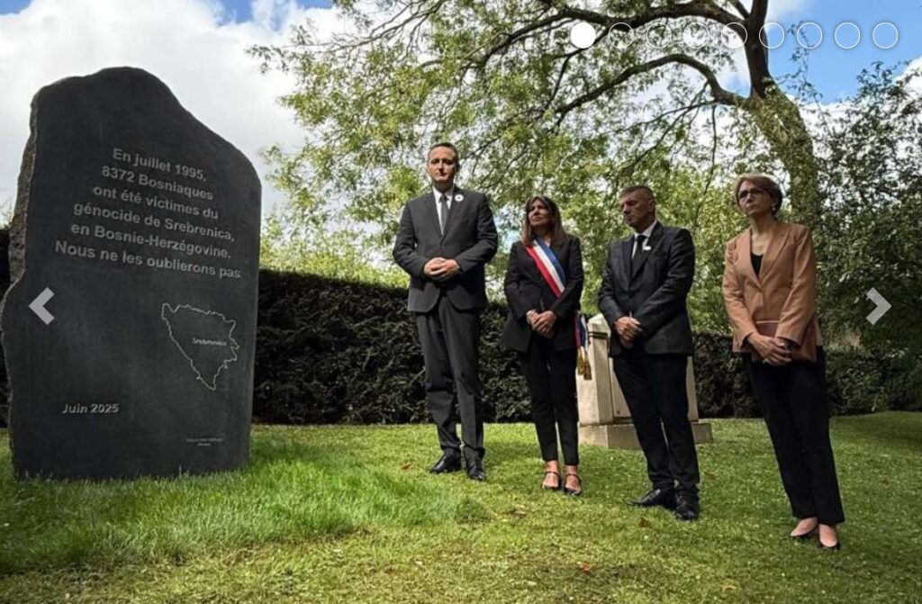 clan predsjednistva bih denis becirovic sa gradonacelnicom pariza anne hidalgo otvorio spomenik zrtvama genocida u srebrenici postavljen u aleji memorijalnih spomenika u parizu