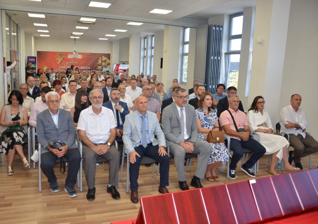 visokoskolska ustanova finra tuzla obiljezava deset godina uspjesnog rada