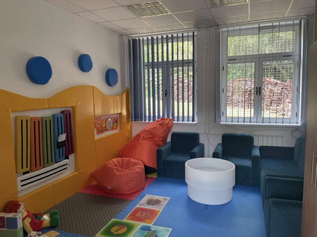 uskoro otvaranje obnovljene psihijatrije u ukc tuzla bolji uslovi za djecu i adolescente