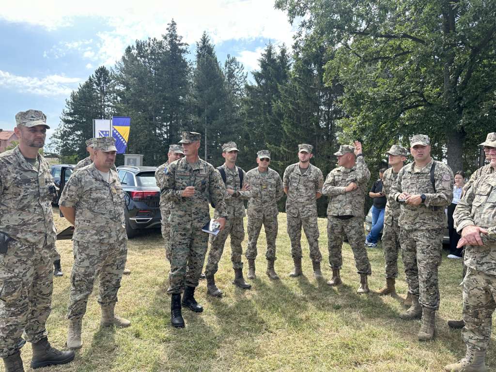 oruzane snage bih i ove godine tradicionalno su angazovane na podrsci u obiljezavanju 30 godisnjice genocida u srebrenici