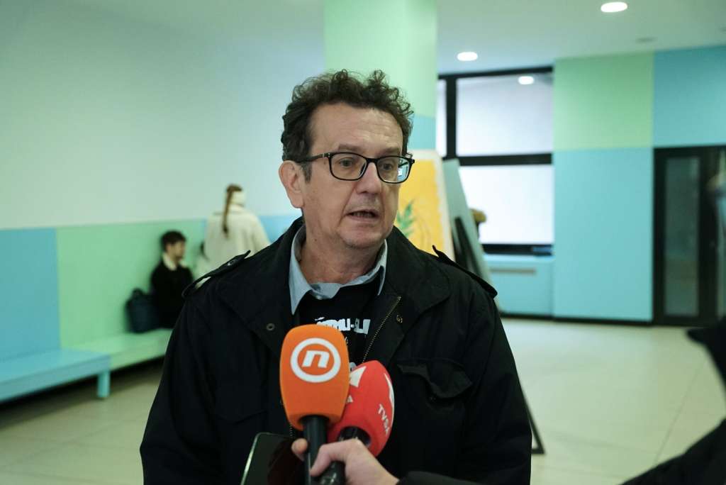 asim mujkic profesor na fakultetu politickih nauka u sarajevu govorio o postavljanjima murala ratnim zlocincima u bih