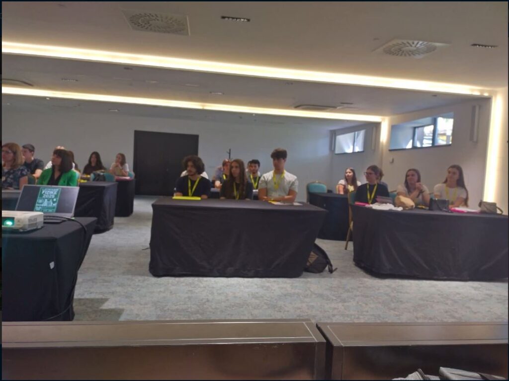 pod pokroviteljstvom vlade tk i minstarstva obrazovanja i nauke tk u tuzli je odrzan dvodnevni ljetni kamp fizike