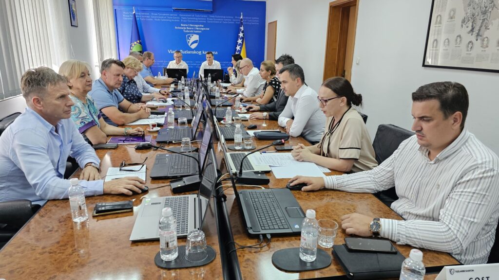 na 12 vanrednoj sjednici vlada tk usvojila izmjene programa dodatna sredstva za obrazovanje i kapitalne projekte