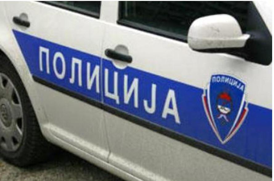 danas je na sokocu doslo do tragedije kada je sin vozeci kamion unazad udario majku i usmrtio je