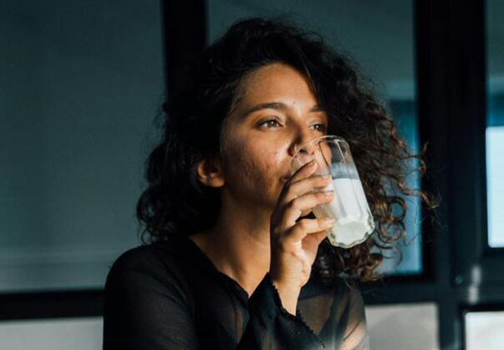 konzumiranje punomasnog mlijeka povezano je sa vecim rizikom od smrtnosti u odnosu na konzumaciju obranog mlijeka