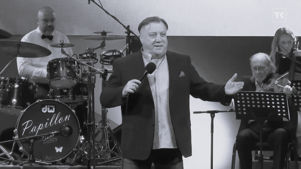 U 72 godini života, nakon kratke borbe s teškom bolešću preminuo je Halid Bešlić